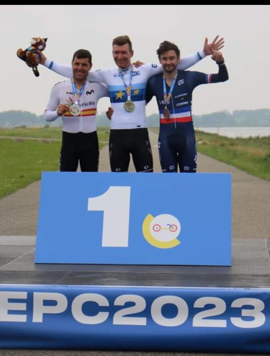 Eduardo Santas, en el campeonato de Europa de ciclismo adaptado